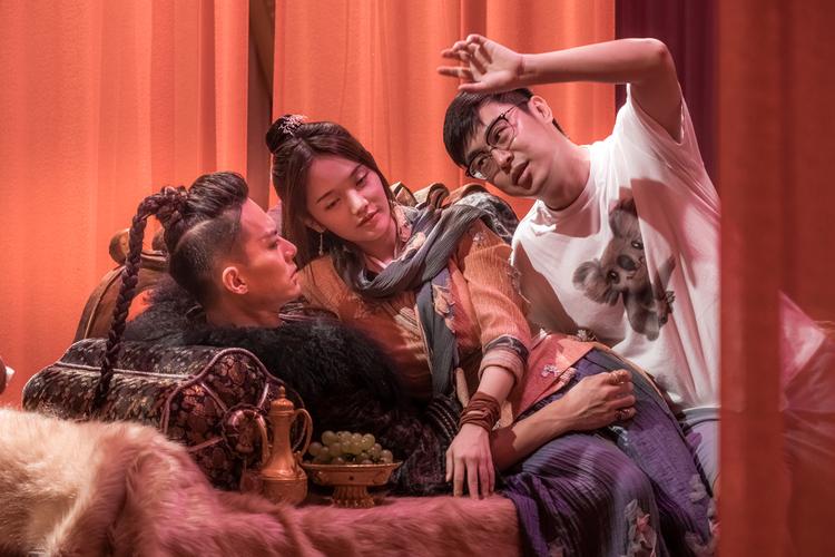 女性阴唇有黄色分泌物的相关介绍