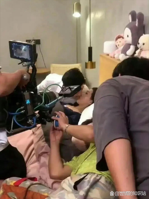 SEO标题:电影院约会翻车实录:被男朋友弄湿后的尴尬与甜蜜瞬间(含影院突发事件应对、情侣尴尬化解、约会意外处理)