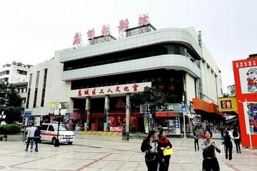 秋霞影院2018理论国产高清在线观看，重温经典国产剧情片，沉浸式体验黄金年代影视魅力
