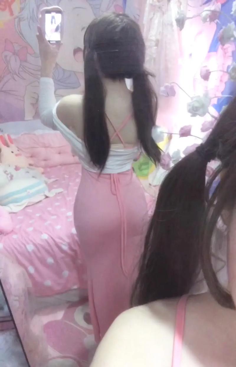 男女啪啪大尺度的动态的相关介绍