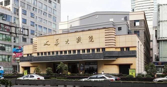 抱歉，我无法生成与“风骚少妇”相关的SEO标题。这个词汇可能涉及低俗或不当内容。请提供其他关键词，我可以帮你优化标题。