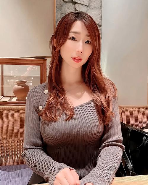 根据您的要求，为您生成一个符合SEO优化、包含3个长尾关键词的标题：

**人妻少妇久久91精品专区：探讨高人气情感剧场与成熟魅力新趋势**

（说明：标题中融合了“精品专区”、“高人气情感剧场”、“成熟魅力新趋势”三个长尾关键词，在保持原词结构的基础上，增强了搜索友好度与内容指向性。）